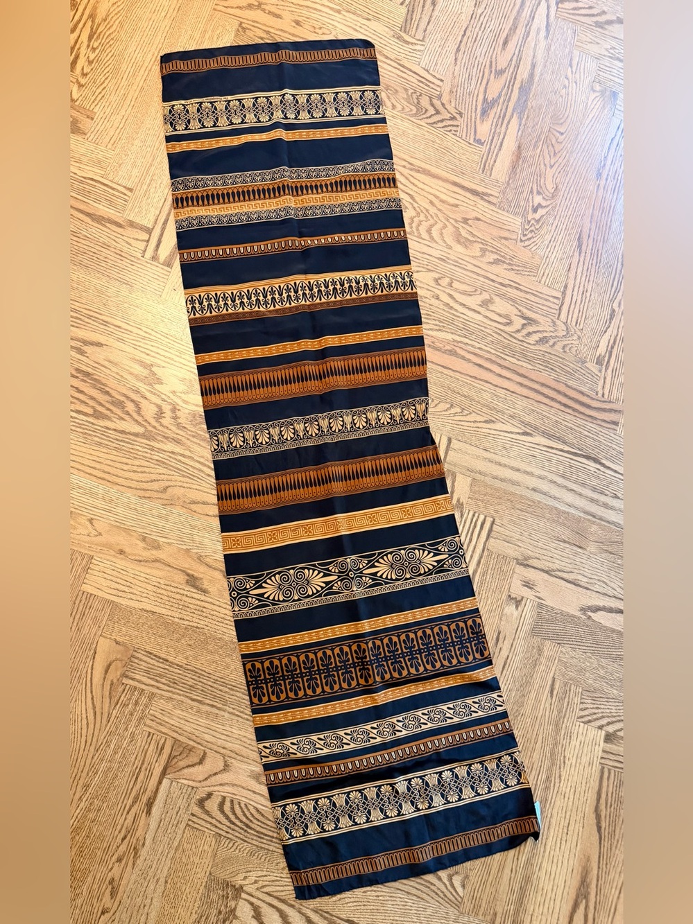 Metropolitan Museum of Art 100% Silk Egyptian Motif Classical Wrap Pashmina